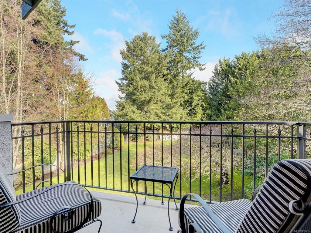 listing image 16043439197204480935