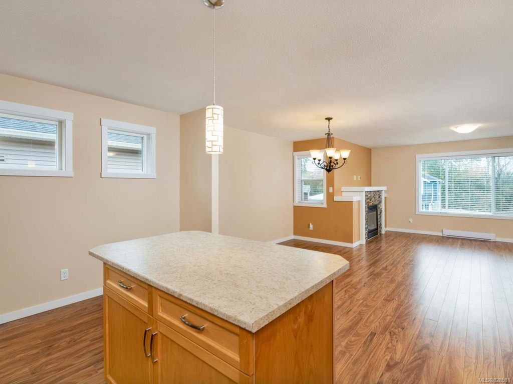 listing image 16044043506424