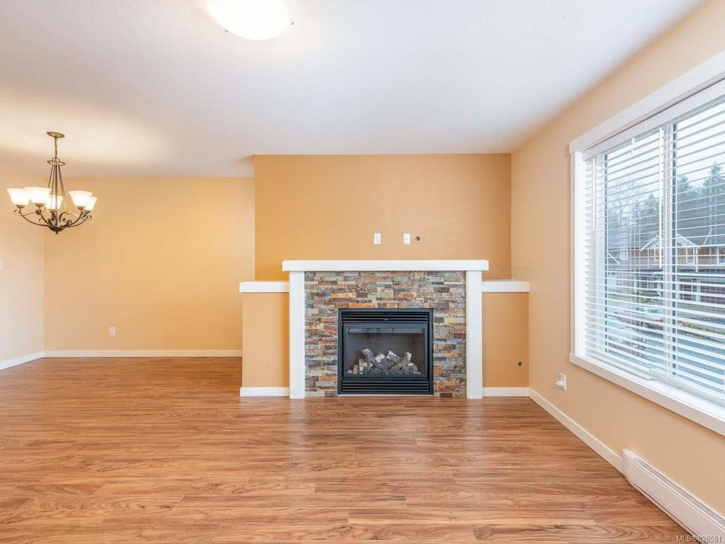 listing image 16042494864497