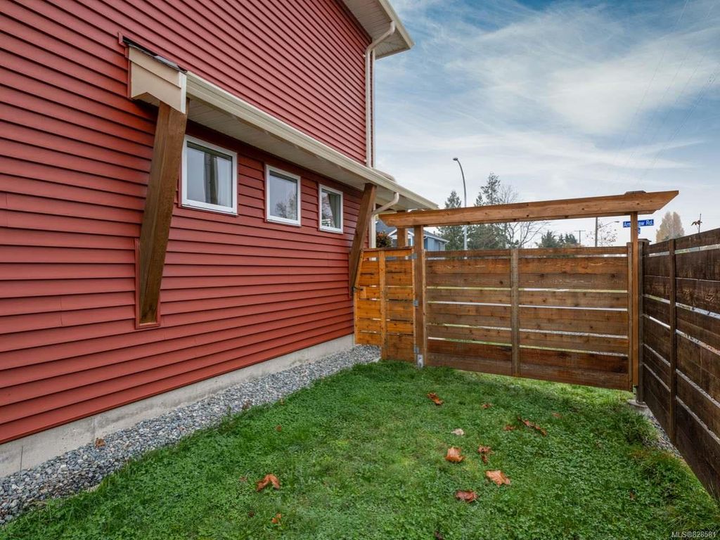 listing image 1604359372372