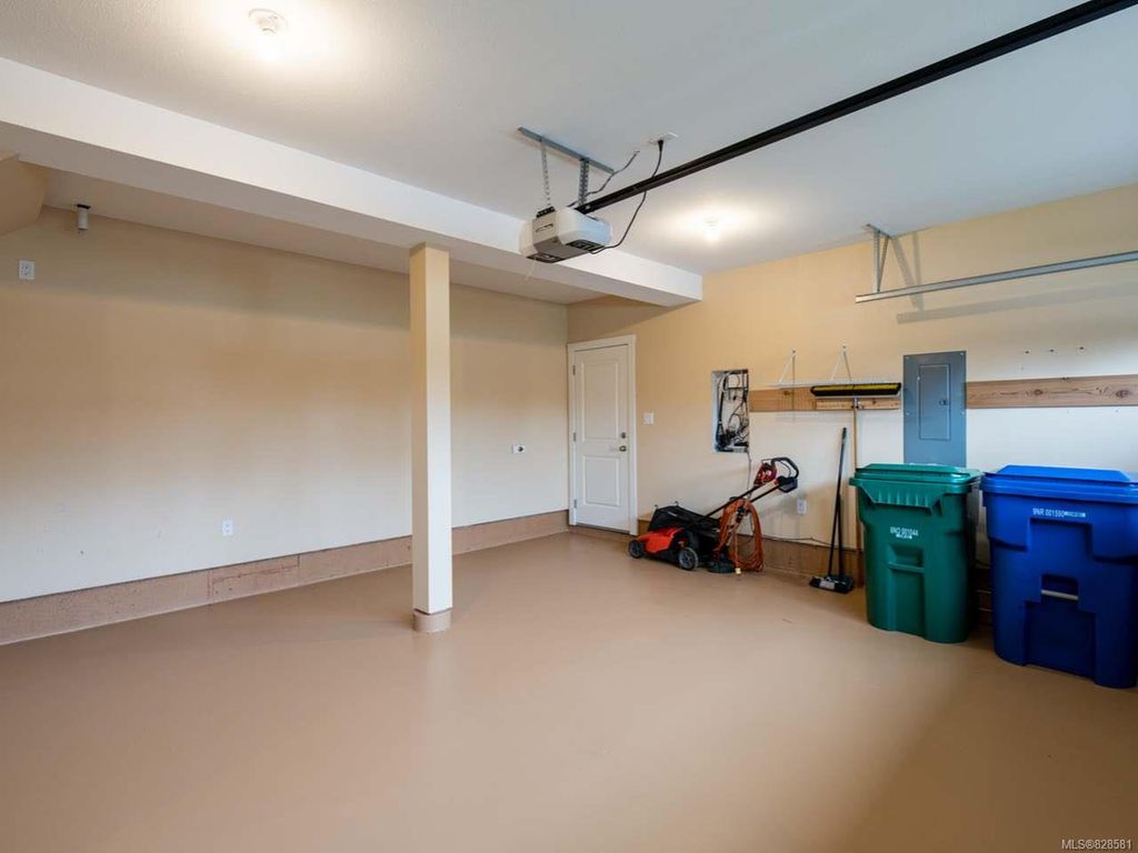 listing image 16041608706004