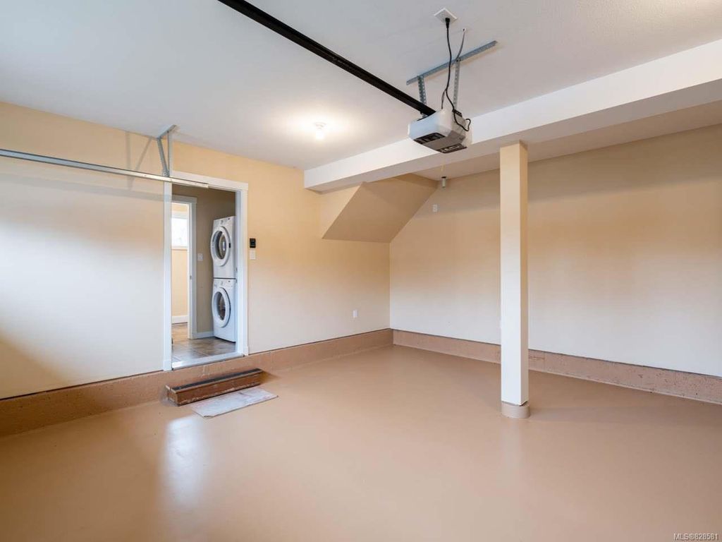 listing image 16041159692478