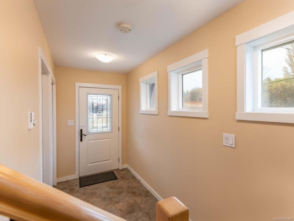 listing image 16041648591683