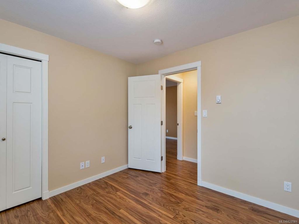 listing image 16041093596868