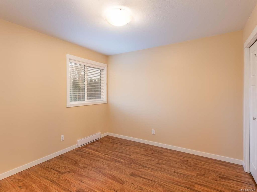 listing image 16042836789478