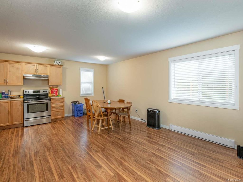 listing image 16041932362097