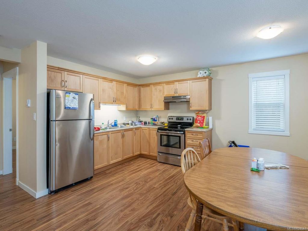 listing image 16041718809913