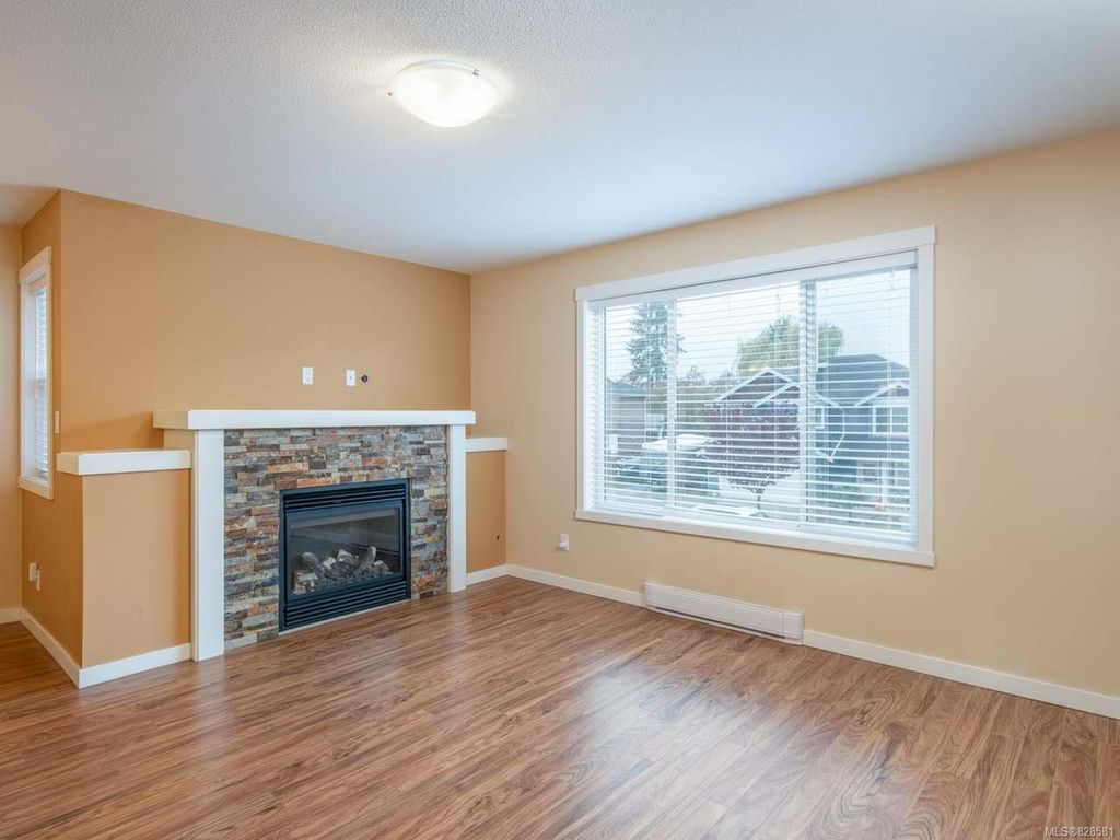 listing image 16043765240010