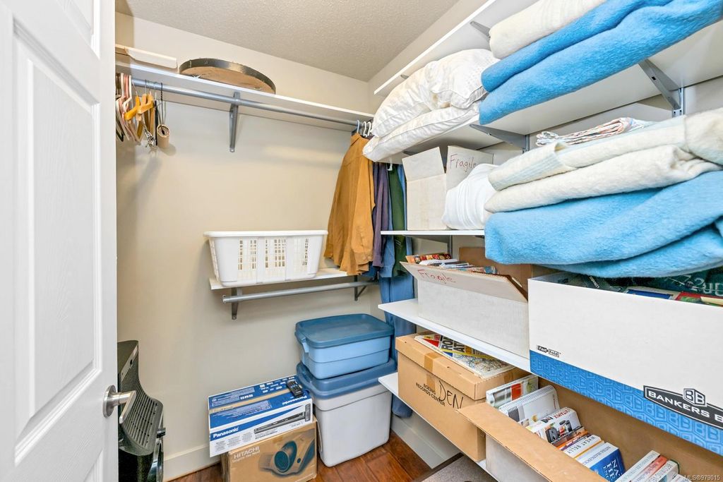 listing image 16047757677257979467