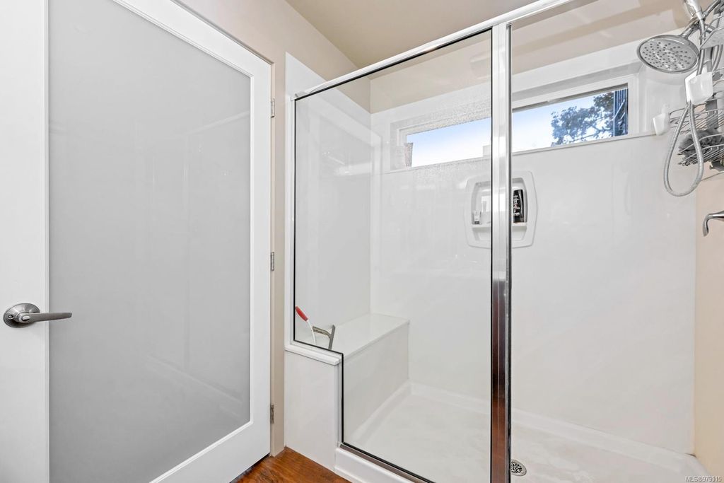 listing image 16042268351271232335