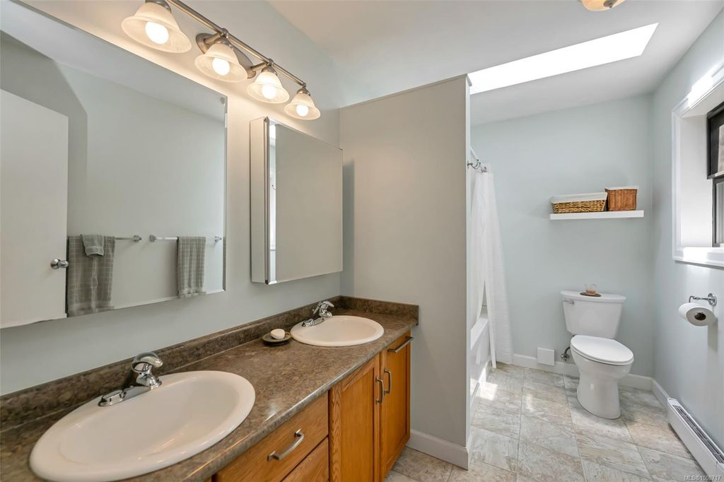 listing image 16047883632877910459