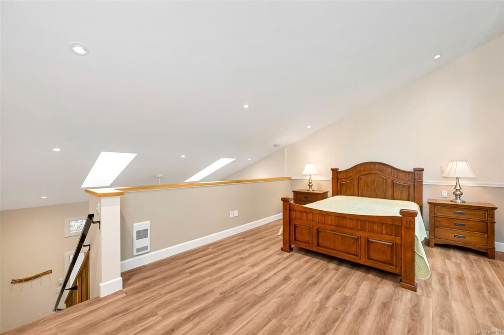 listing image 16042399456925165710