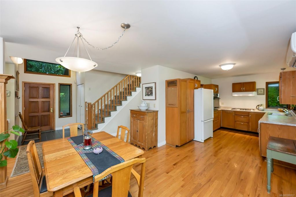 listing image 16048298565154570158