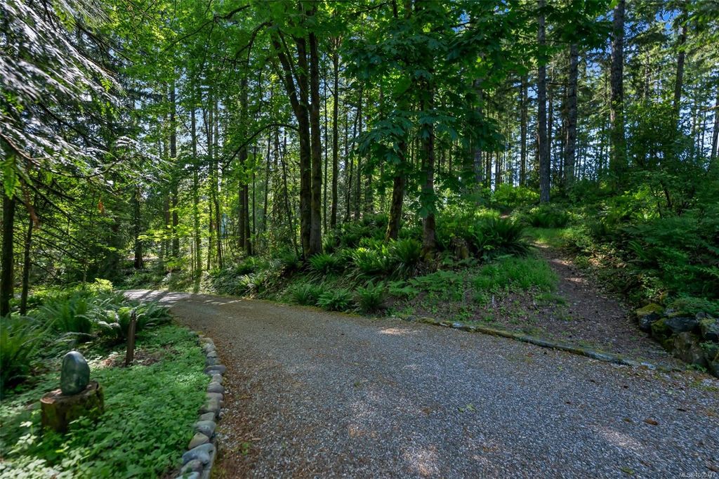 listing image 16049110457610922273
