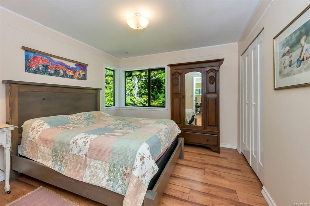 listing image 16047960375144160921