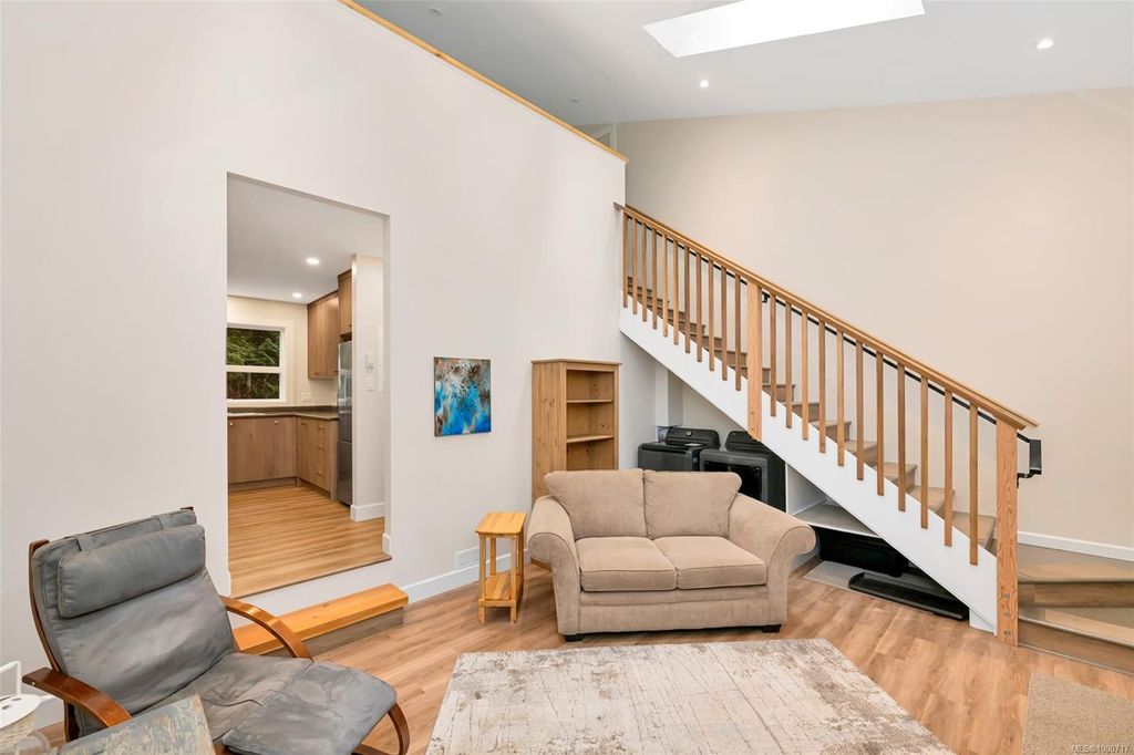 listing image 16048631019714175204