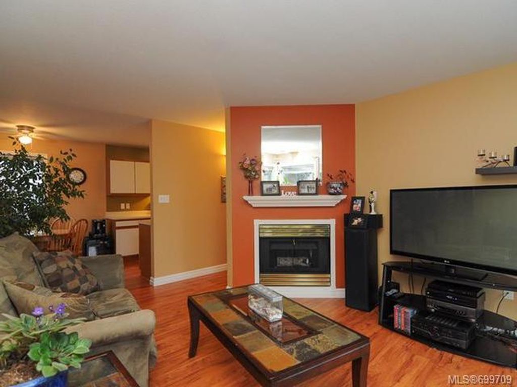 listing image 16045112741044046502