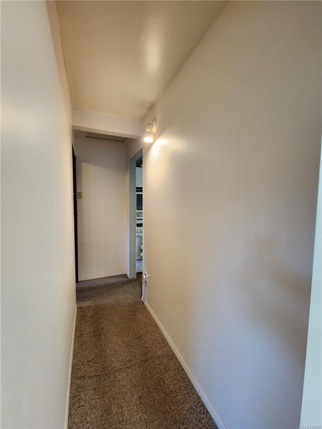 listing image 16044102617421021339