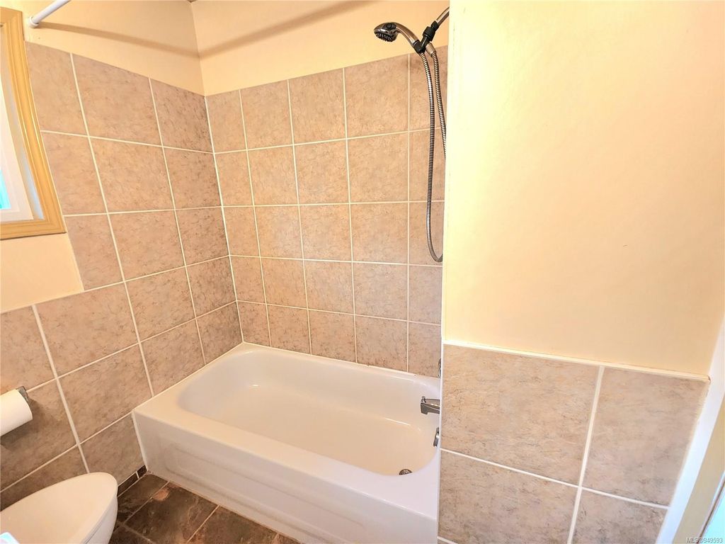 listing image 16044986812637070118