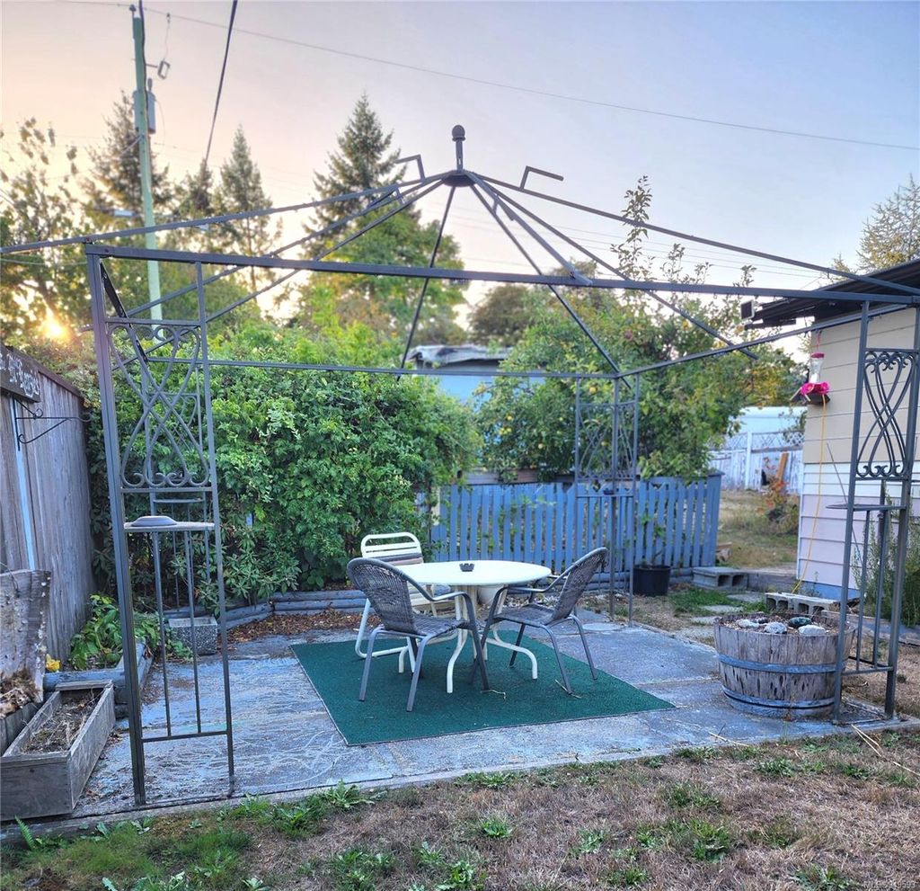 listing image 16045219899459886749