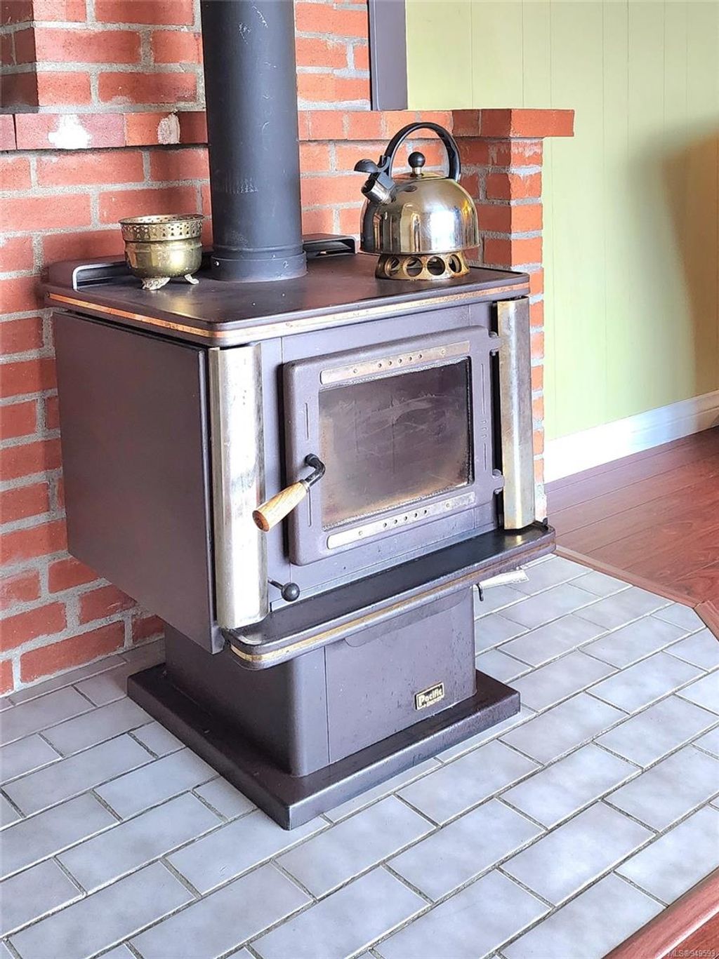 listing image 16049375235508540481