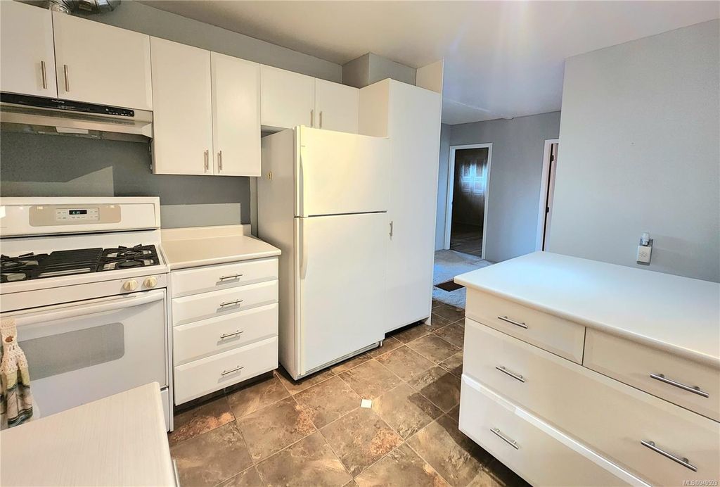 listing image 16046752878782650436