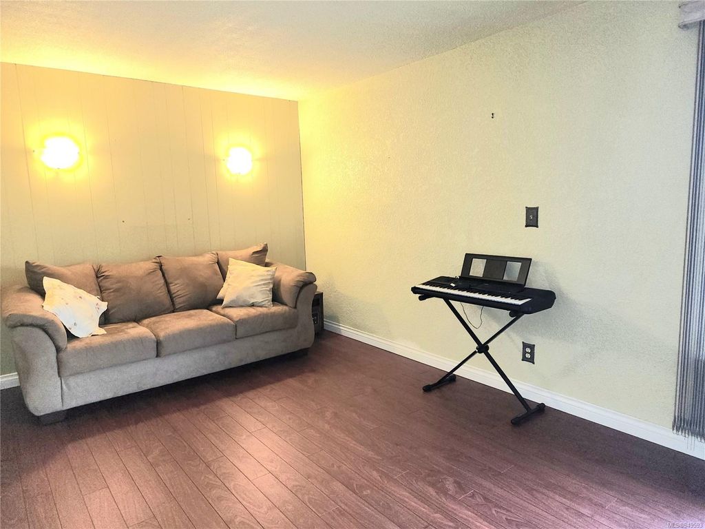 listing image 16043454216103707740