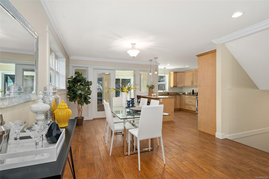 listing image 16046818334748439771