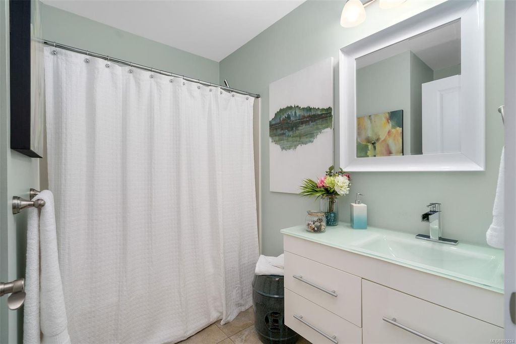 listing image 16049198148710338105