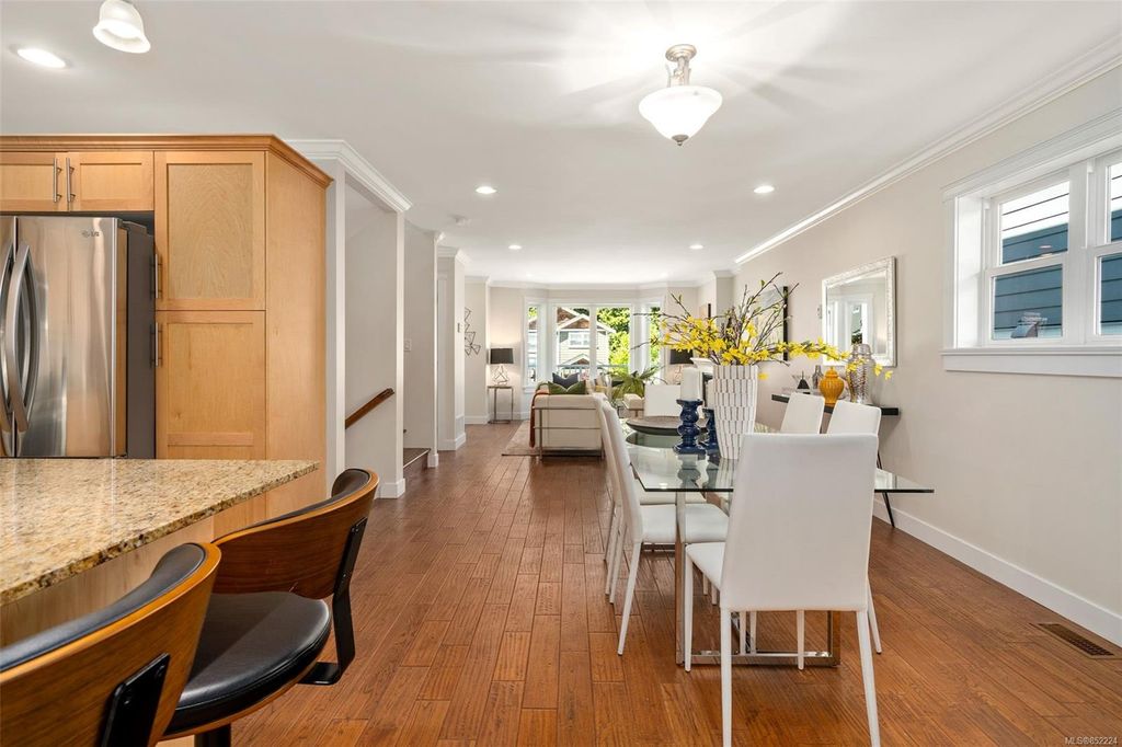 listing image 16043738247317446112