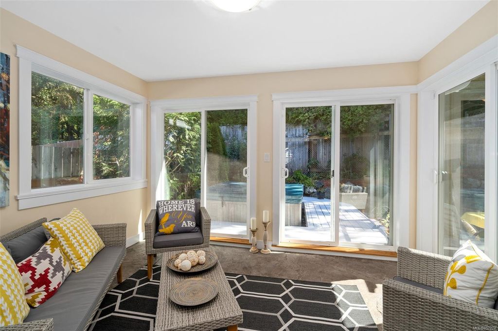 listing image 16043516816875645841