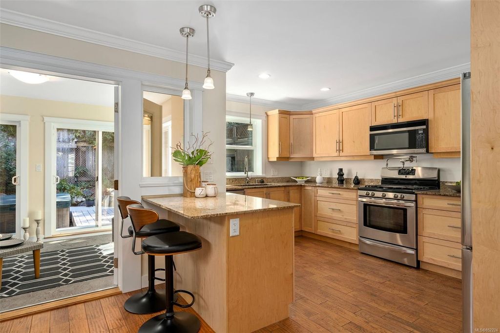 listing image 16041984480750866257