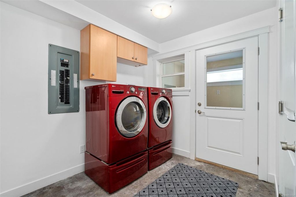 listing image 16048931883469976380