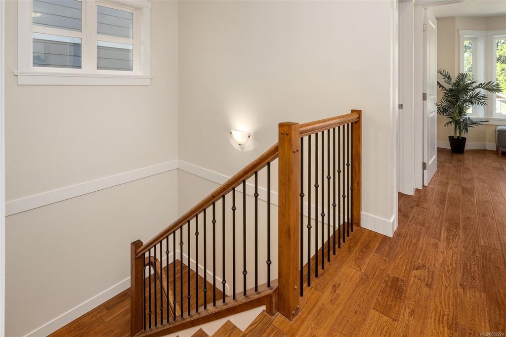 listing image 16042053286933093146