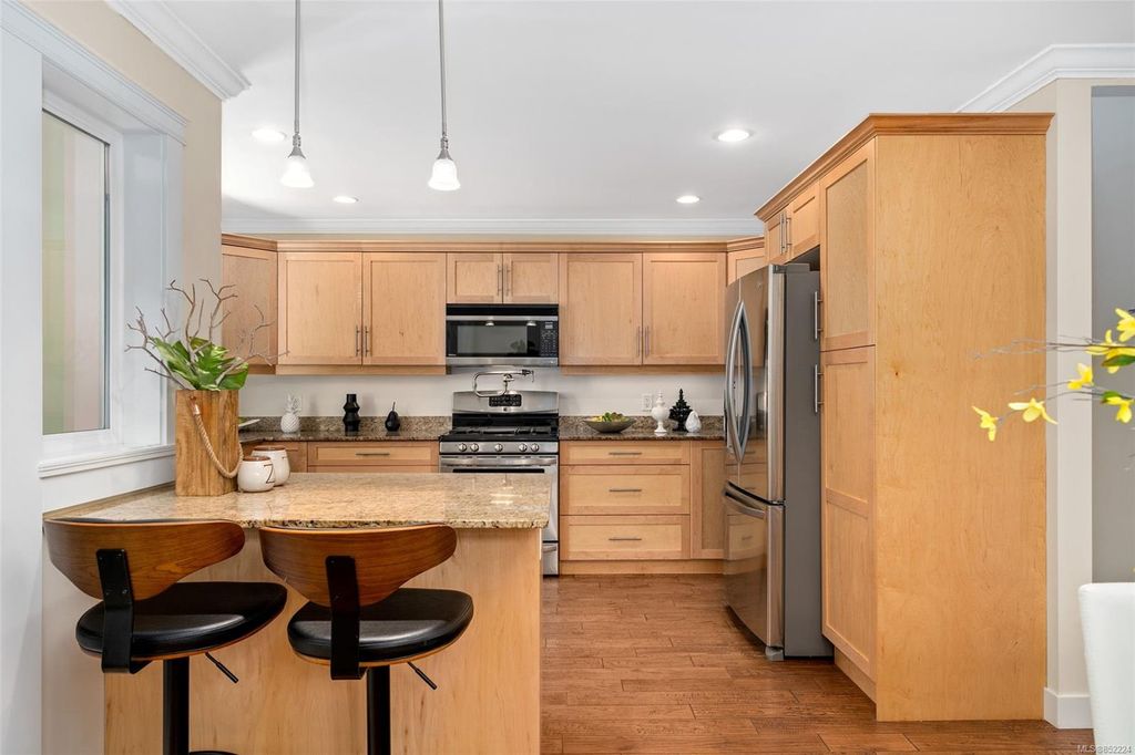 listing image 16040356545343205960