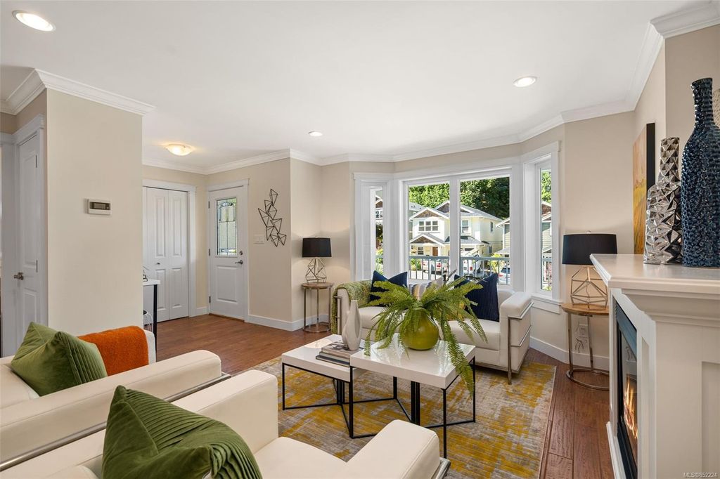 listing image 16041064033977213708