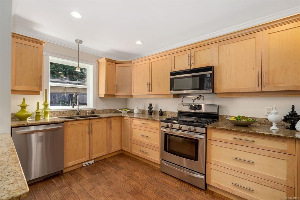 listing image 16046341803013487425