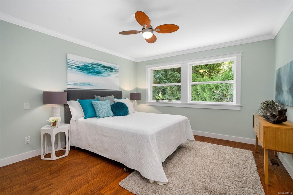 listing image 16041024422387392024