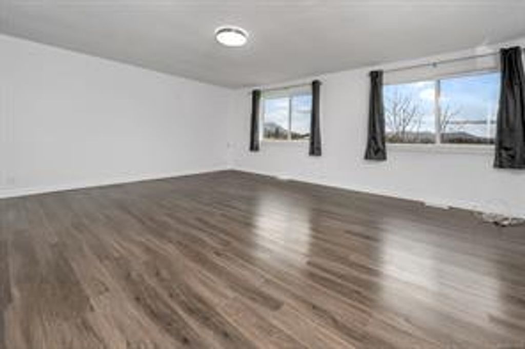 listing image 16043339569955501683
