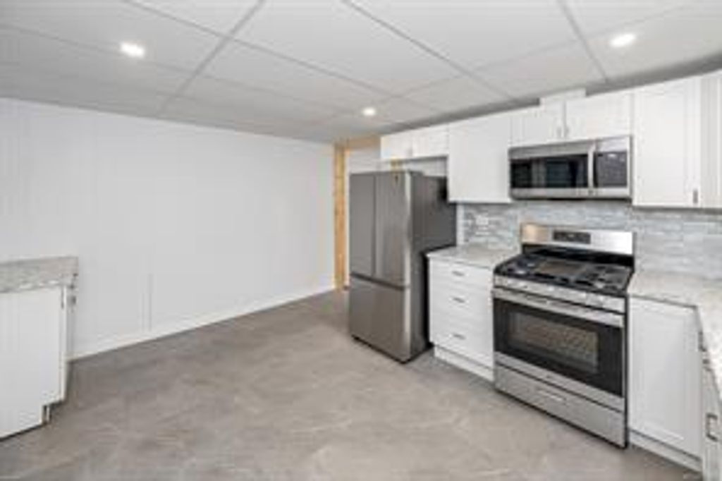 listing image 16048145033331139947