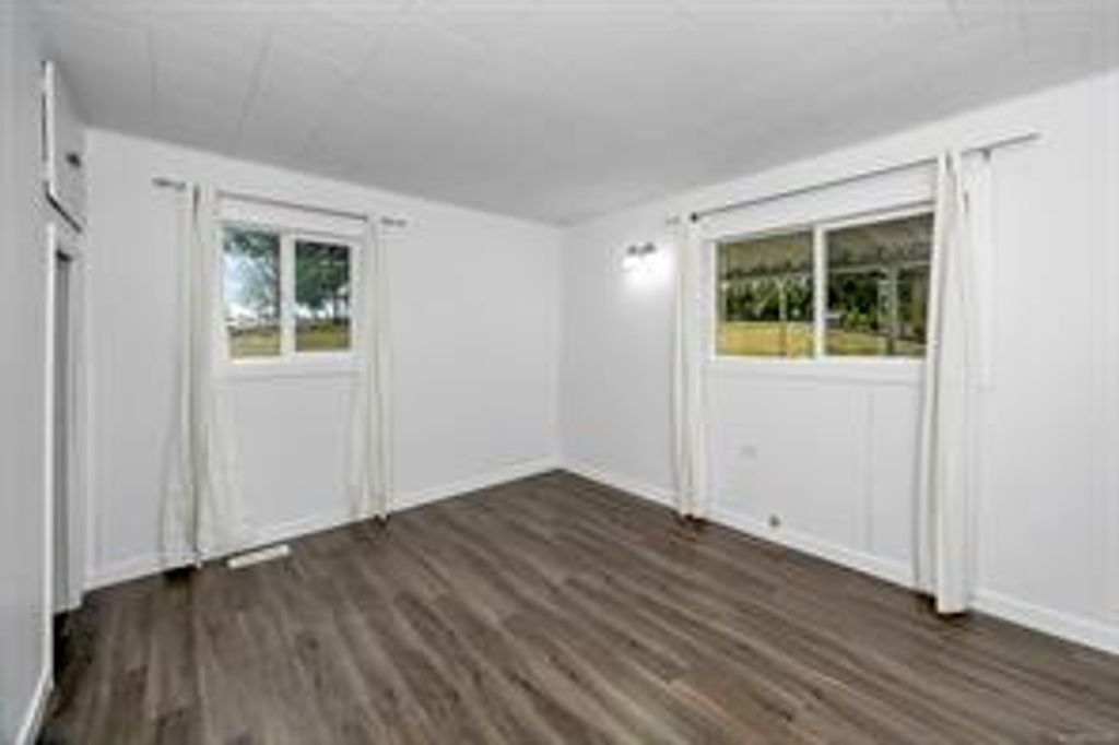 listing image 16045729821854472739