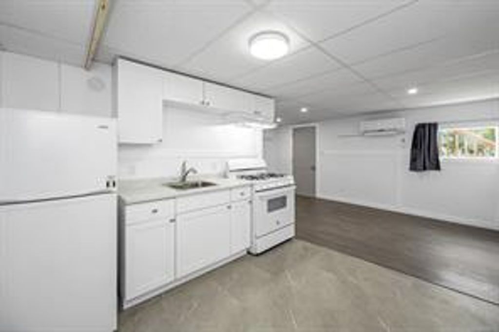 listing image 16041190481754837145