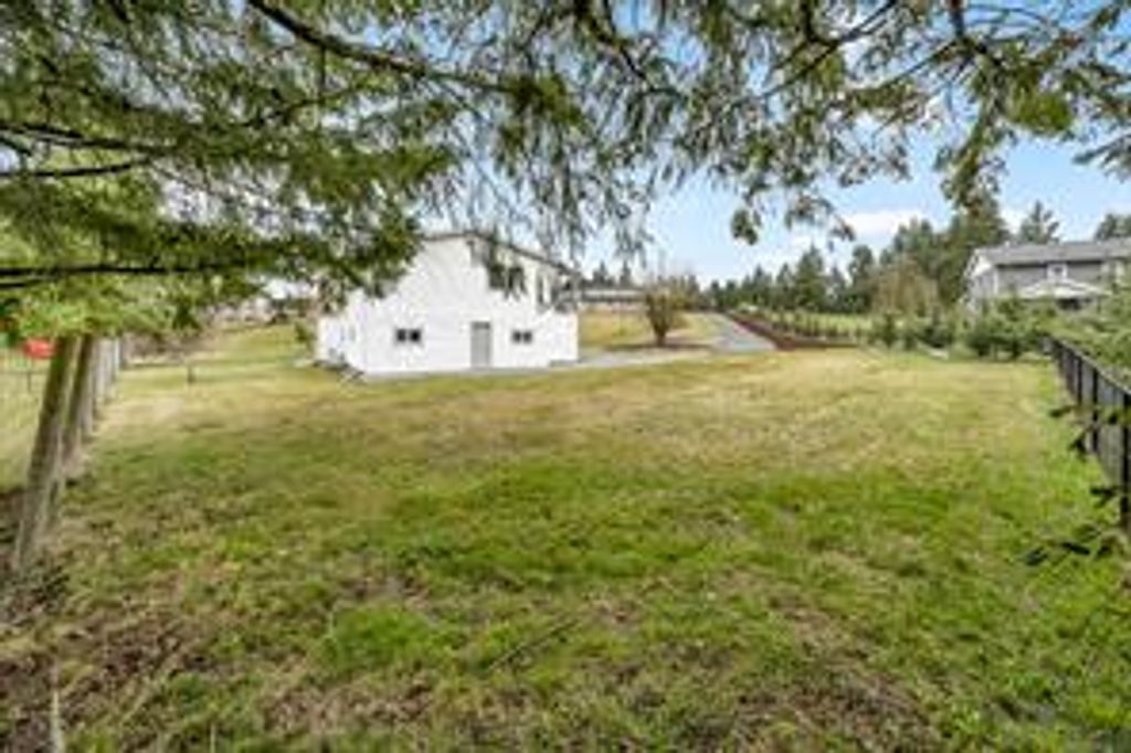 listing image 16045563750602157598