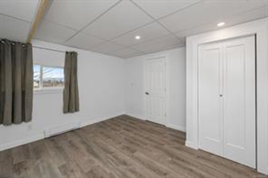 listing image 16044905337597053643