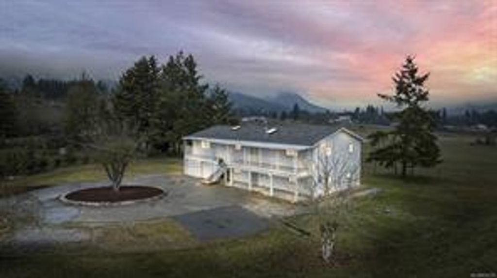 listing image 16040646669953515666