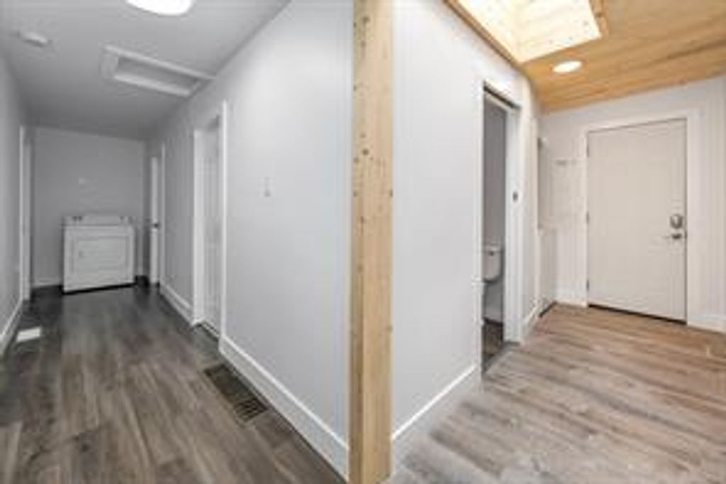 listing image 16043393679424669173