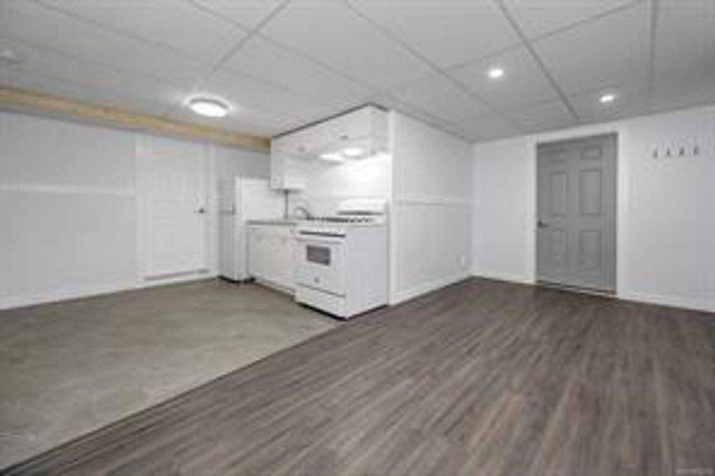 listing image 16042920748910636628
