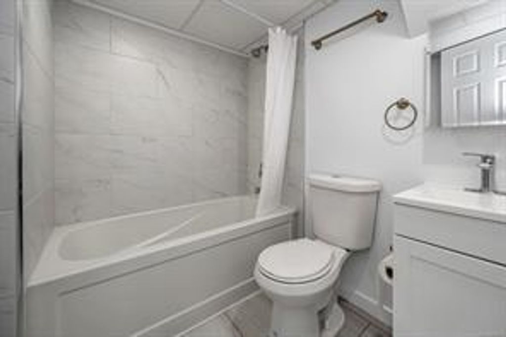 listing image 16047971081071673019