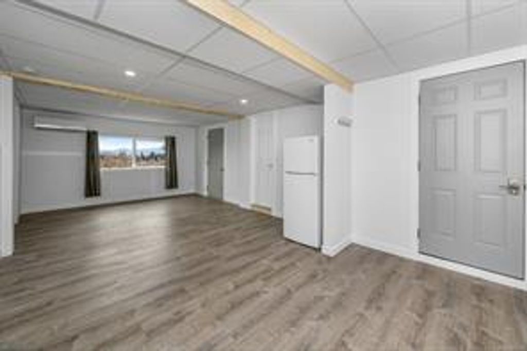 listing image 16044996860087533965