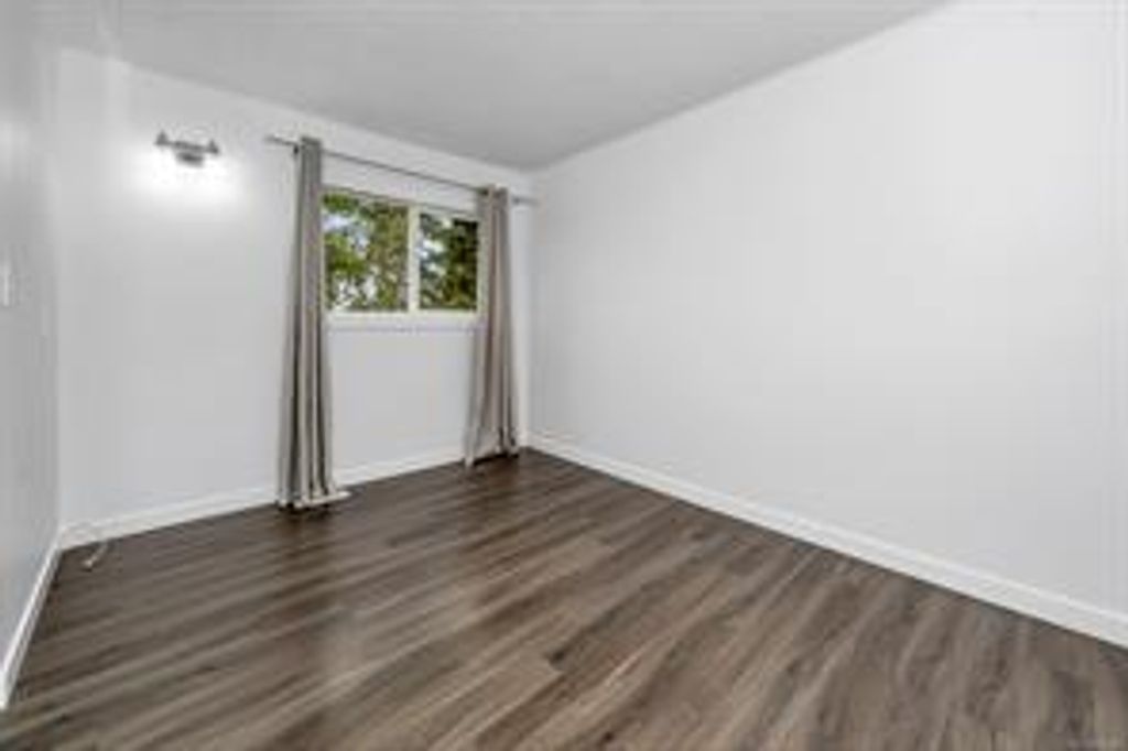 listing image 16049953617691319709